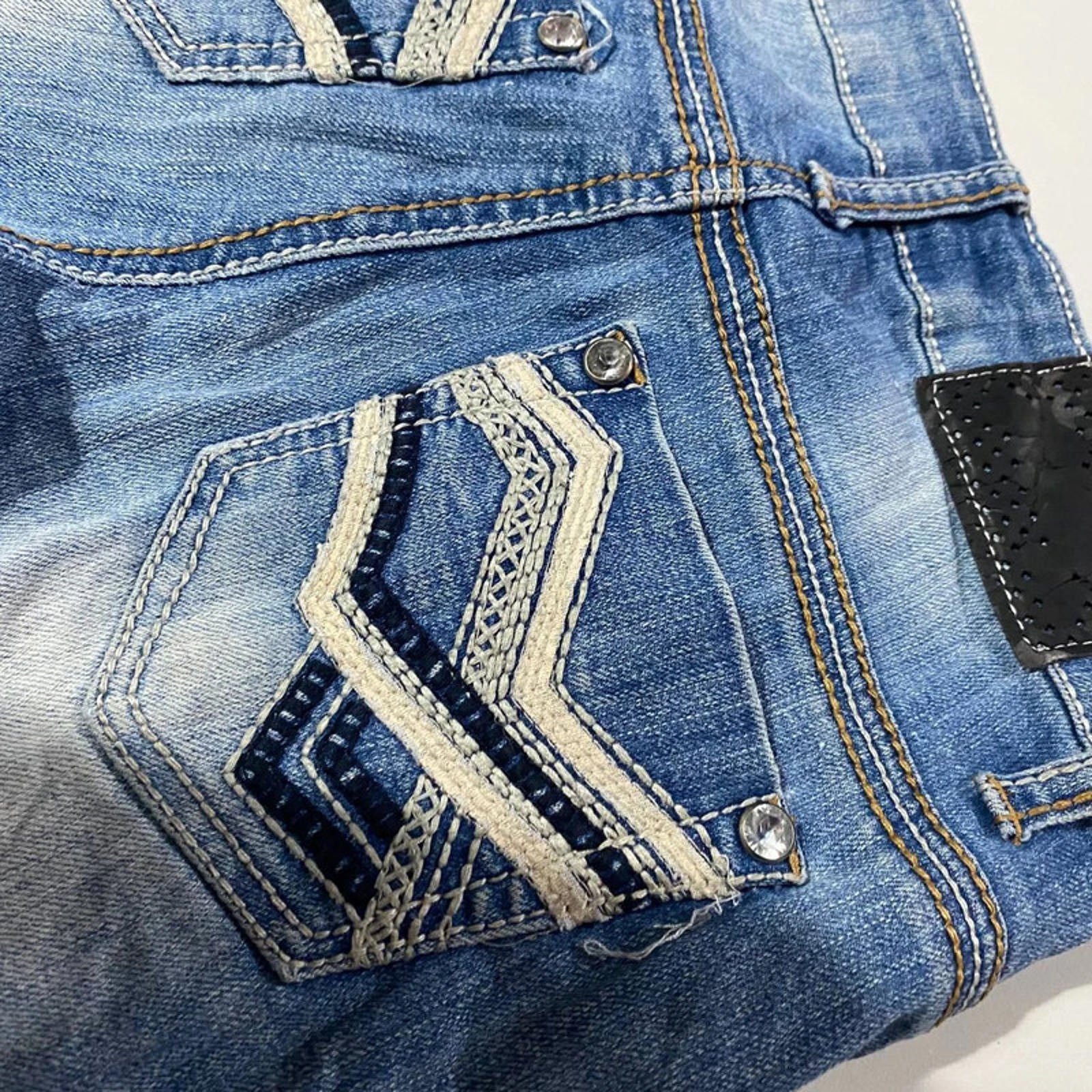 vintage denim shorts embellished - size 6 - waist 24 - y2k 2000s mcbling