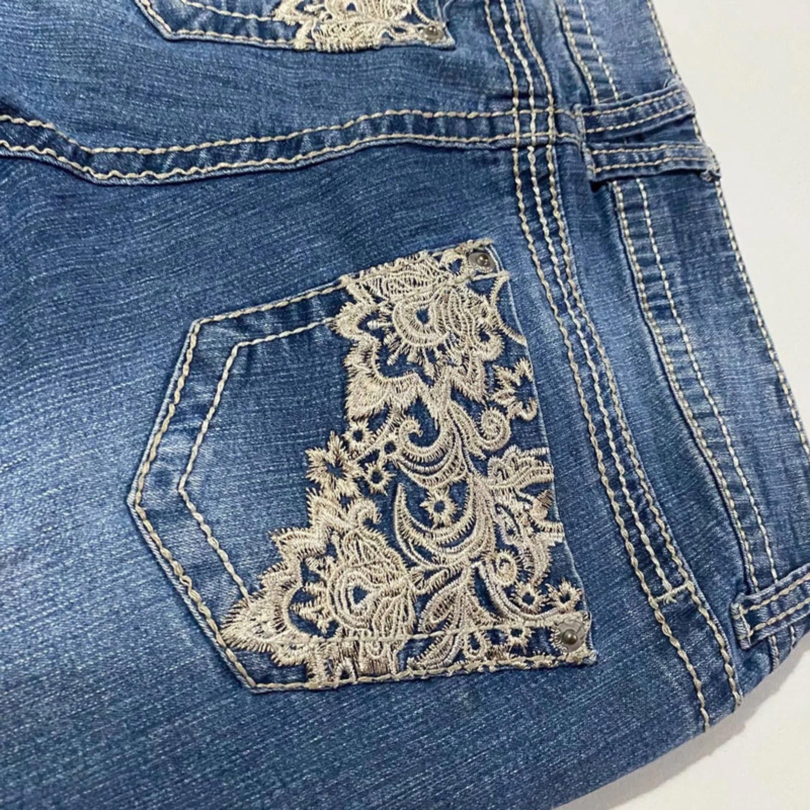vintage denim shorts embellished - size 10 - waist 28 - y2k 2000s mcbling