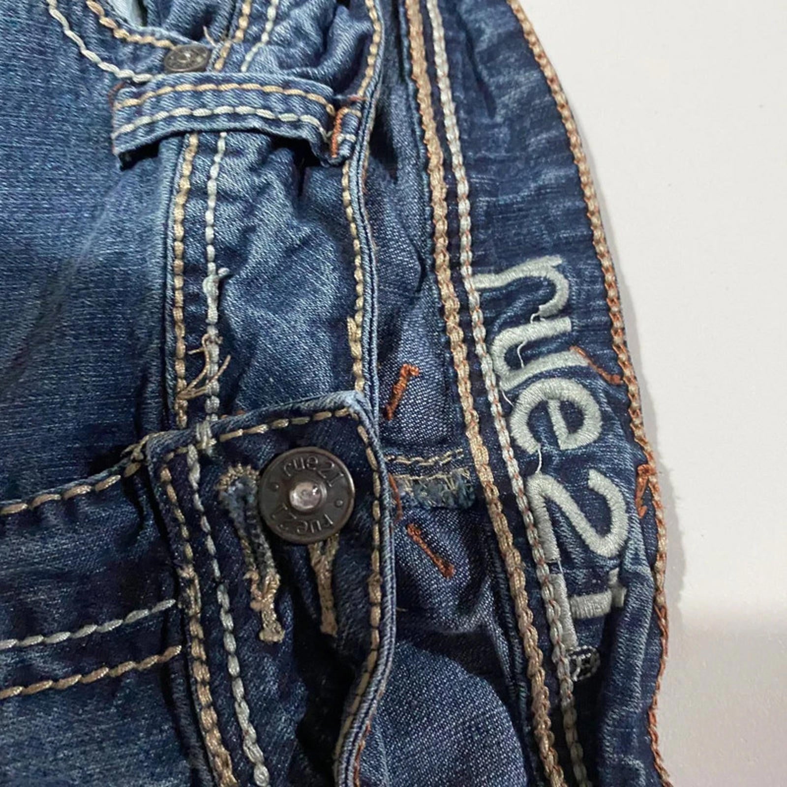 rue21 vintage denim shorts embellished - size 10 - waist 28 - y2k 2000s mcbling