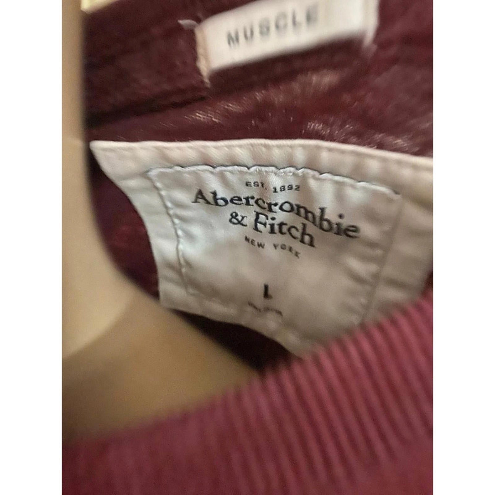 abercrombie & fitch tshirt y2k 2000s vintage - burgendy