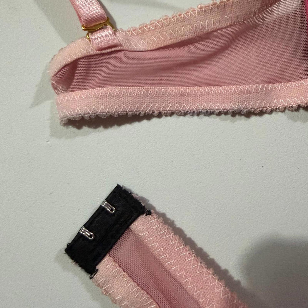 pink lace vintage y2k 2000s bra size